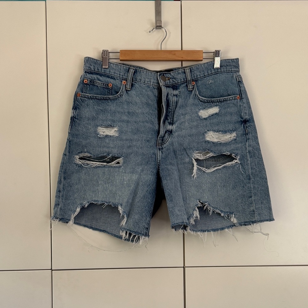 Like New Lucky Brand 90’s Loose Denim Bermudas sz12